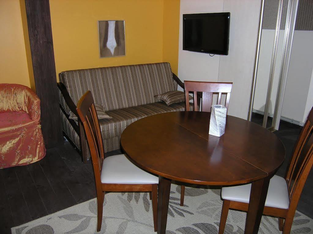 Art Villa On Sumskaya Street Kharkov Ngoại thất bức ảnh