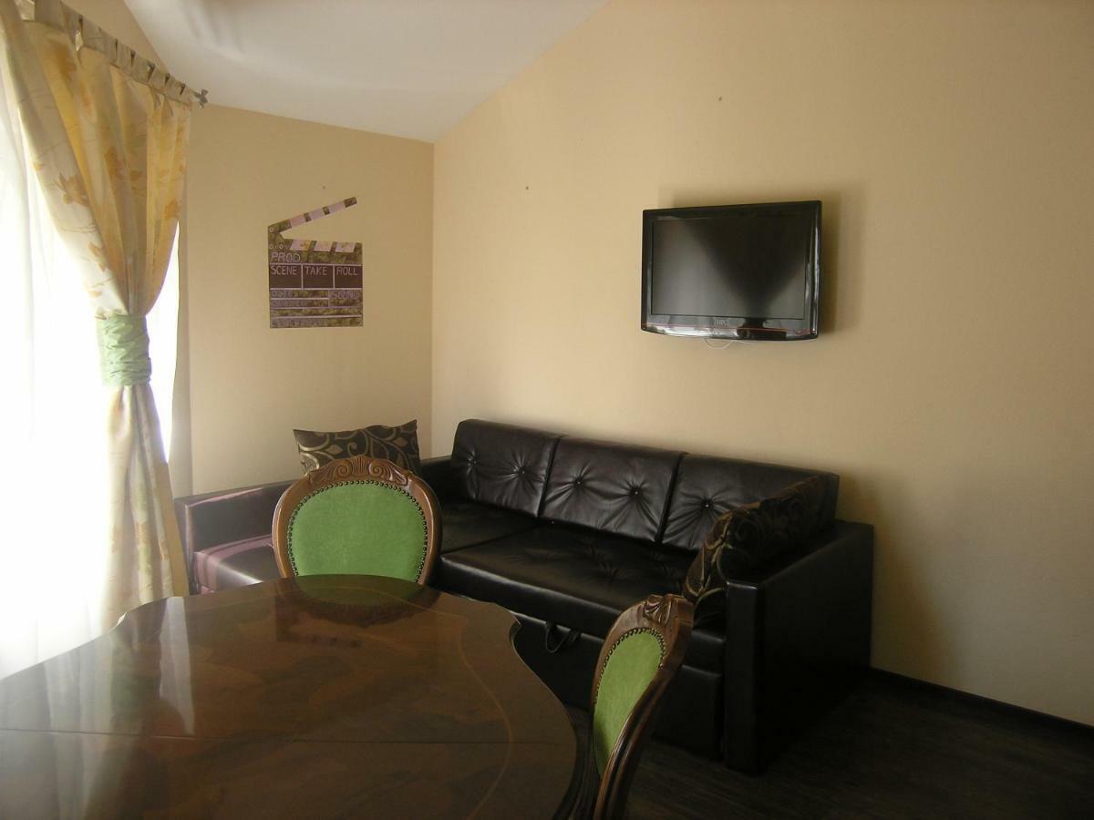 Art Villa On Sumskaya Street Kharkov Ngoại thất bức ảnh