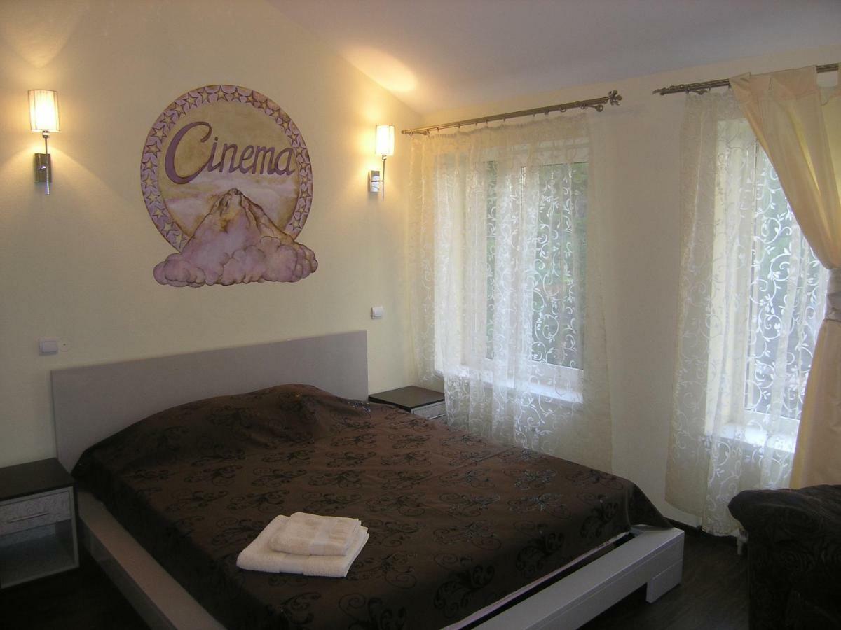 Art Villa On Sumskaya Street Kharkov Ngoại thất bức ảnh